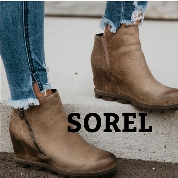 sorel joan of arctic wedge zip
